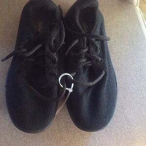 allbirds (never worn)